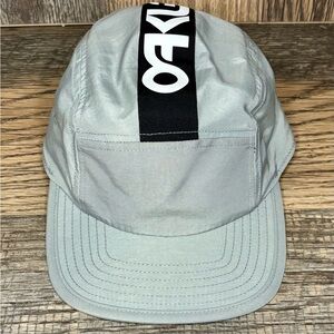 Oakley 5 Panel Frogskin Gray Adjustable Strap Cap One Size EXCELLENT!